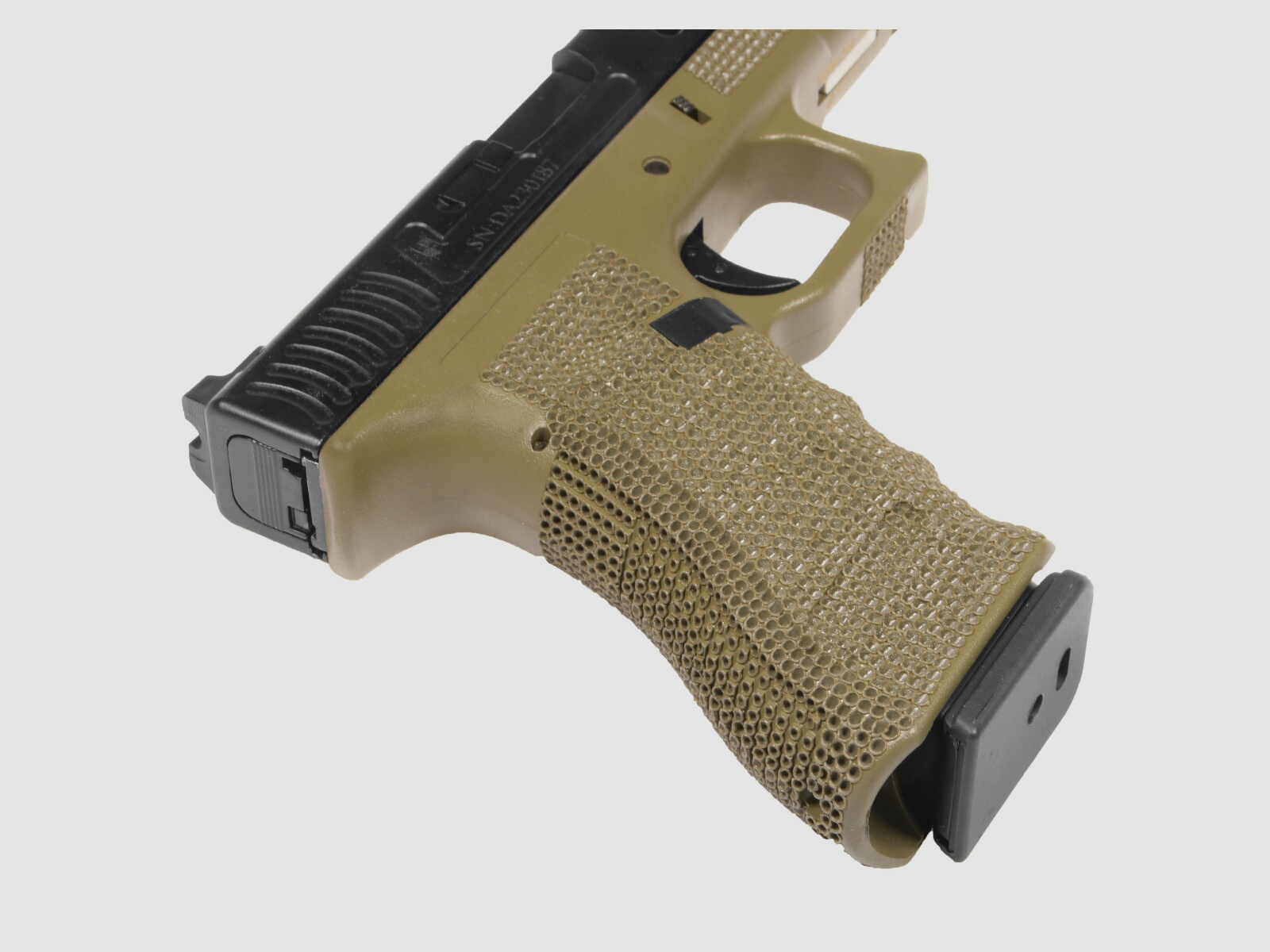 P01 GBB Airsoft Pistole in Oliv | Delta Armory