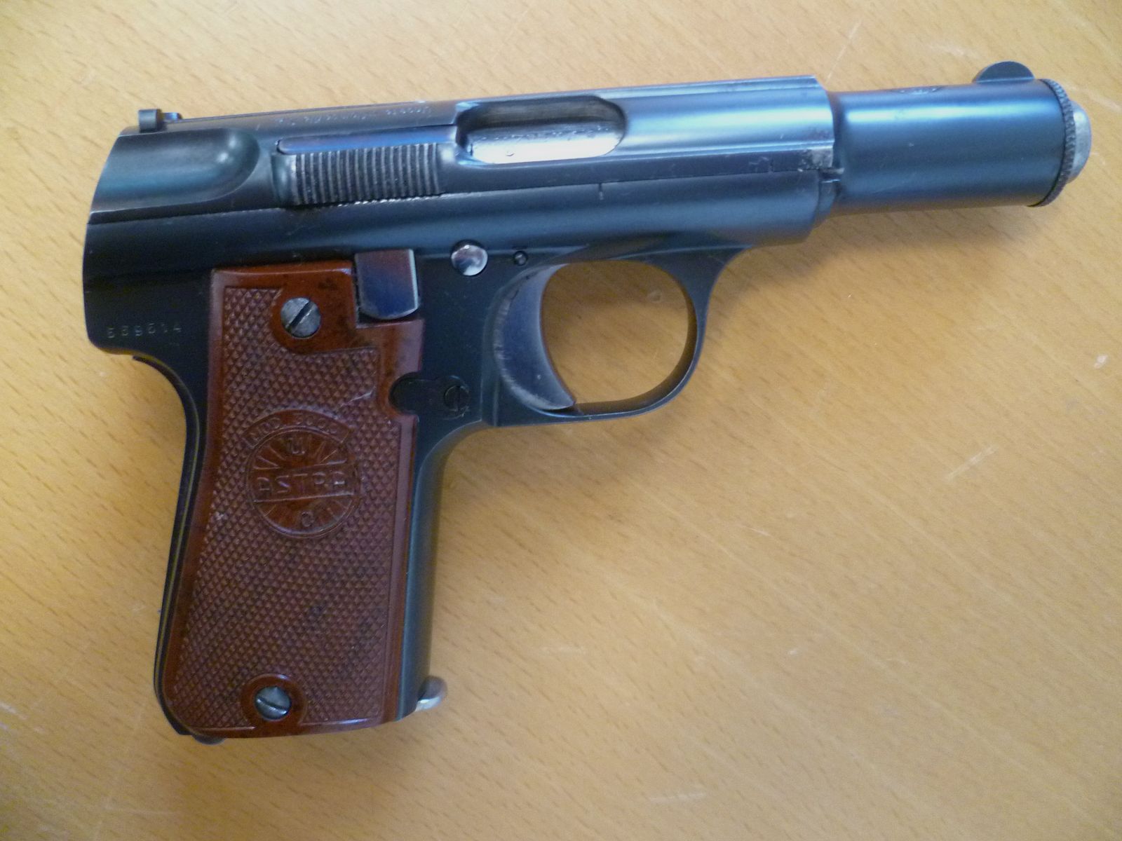 Astra 3000 pistol 7.65 mm Browning