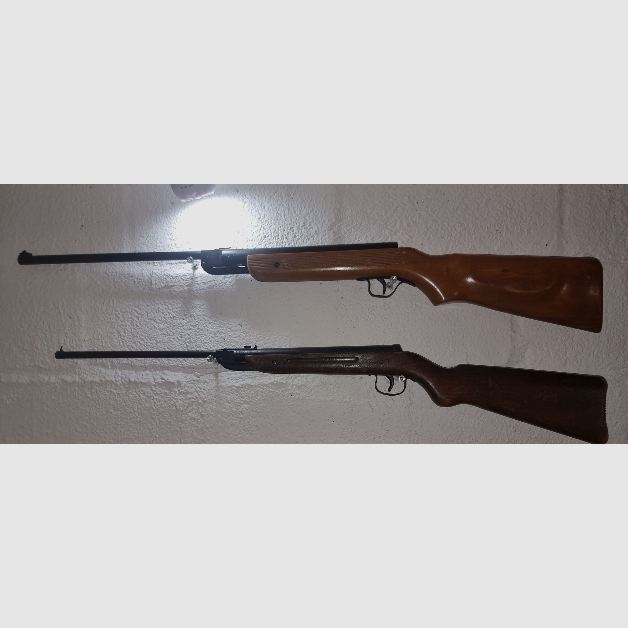 Gamo Hunter 440 karabinek pneumatyczny z łamanym lufą kal. 5,5mm Diabolo z drewna bukowego.       Diana mod 22.      