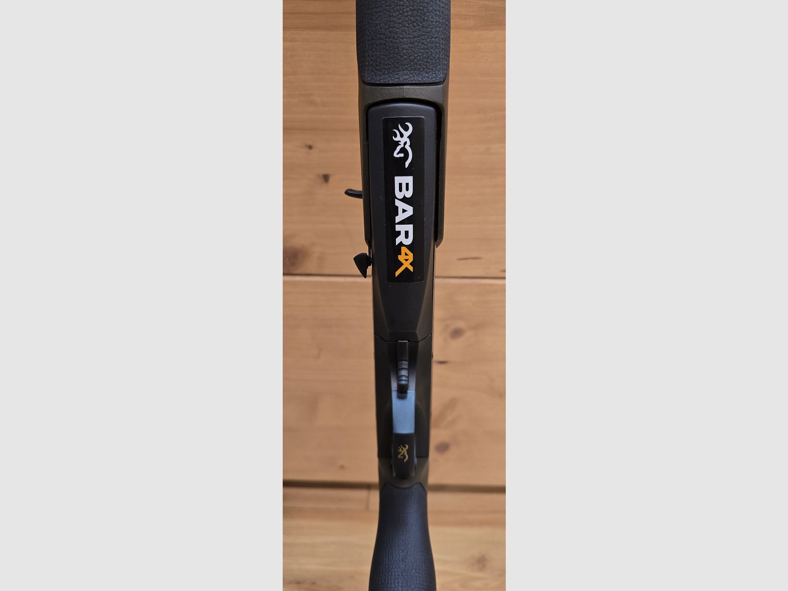 Browning BAR 4X Hunter crosse en bois montée avec viseur réflexe Kite KX1