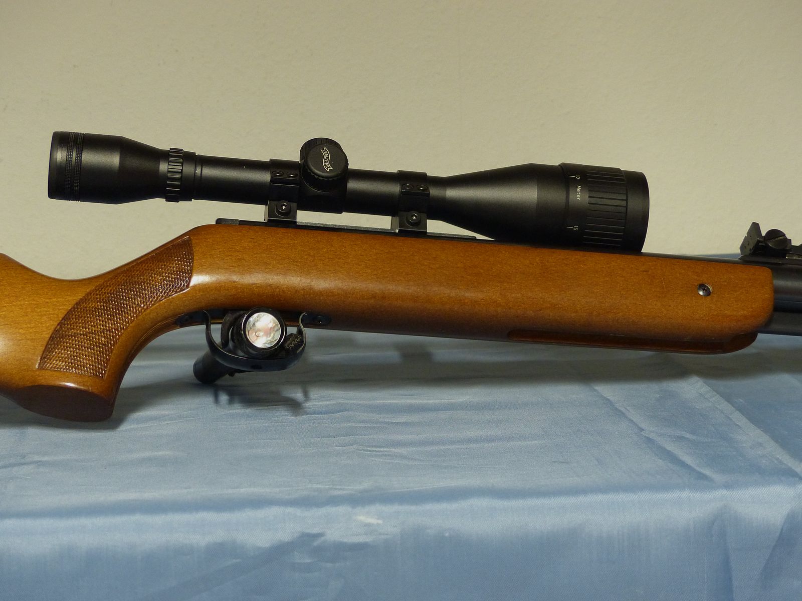 Carabina de aire comprimido Diana modelo 35 con mira telescópica Cal. 4,5 mm en estado como nuevo