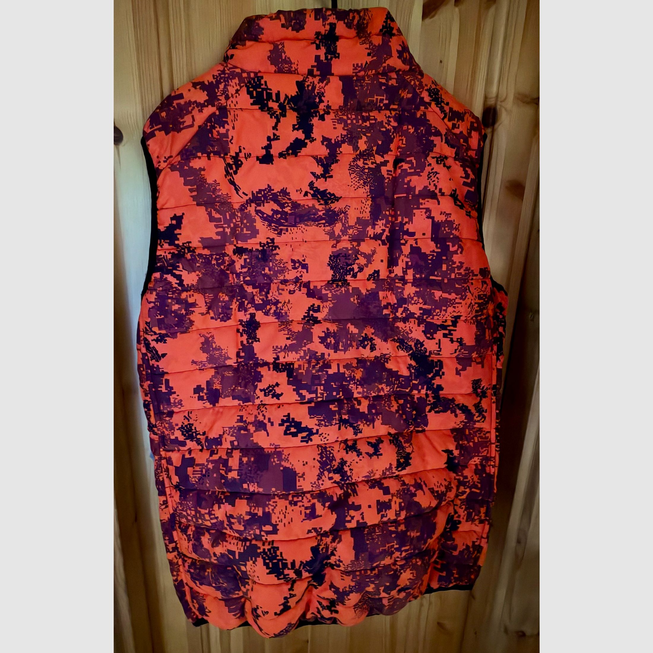 Gilet da caccia riscaldabile il Lago Red Level – Camo Orange / mimetico arancione ad alta visibilità (powerbank inclusa), poco usato, immagine 3 di 5