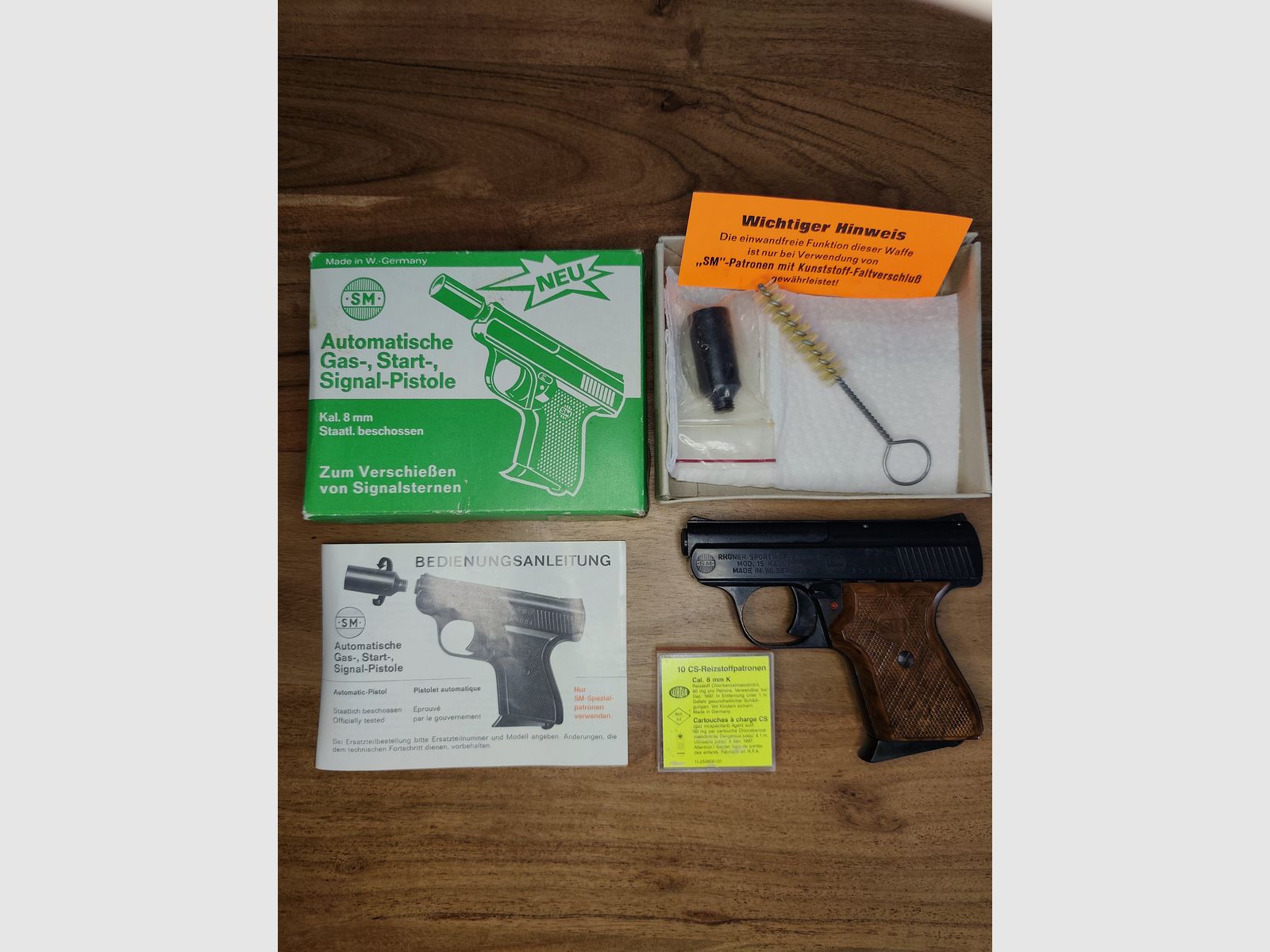 RHÖNER Mod.15 8mm Sammler Set Komplettes Züberhör + 10 Schuss CS Gas + Taschenmesser