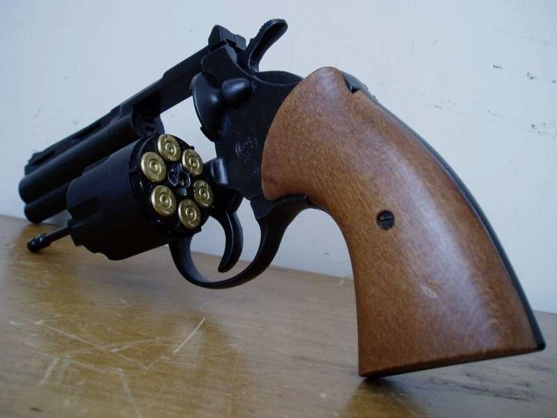 Revolver Bruni Magnum Noir cal.380 à blanc, image 2 sur 2