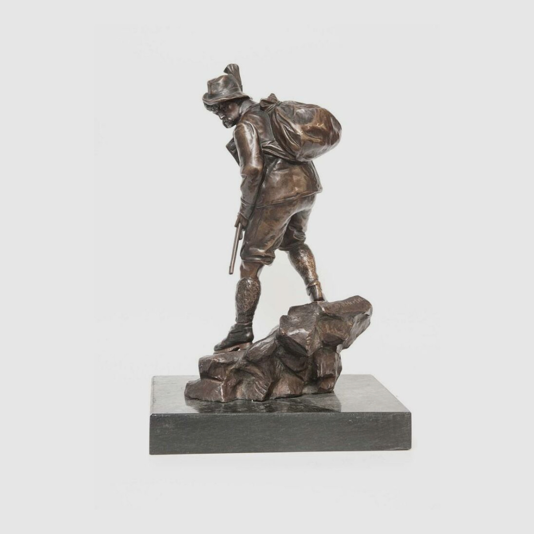 Escultura de cazador de bronce Oskar Hertel