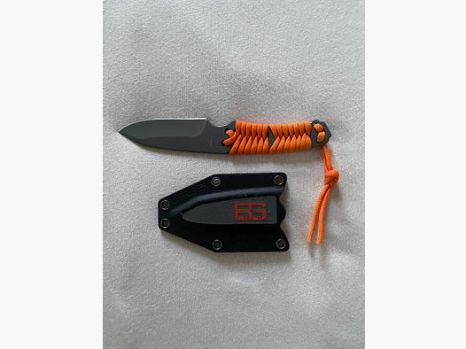 Bear Grylls nóż