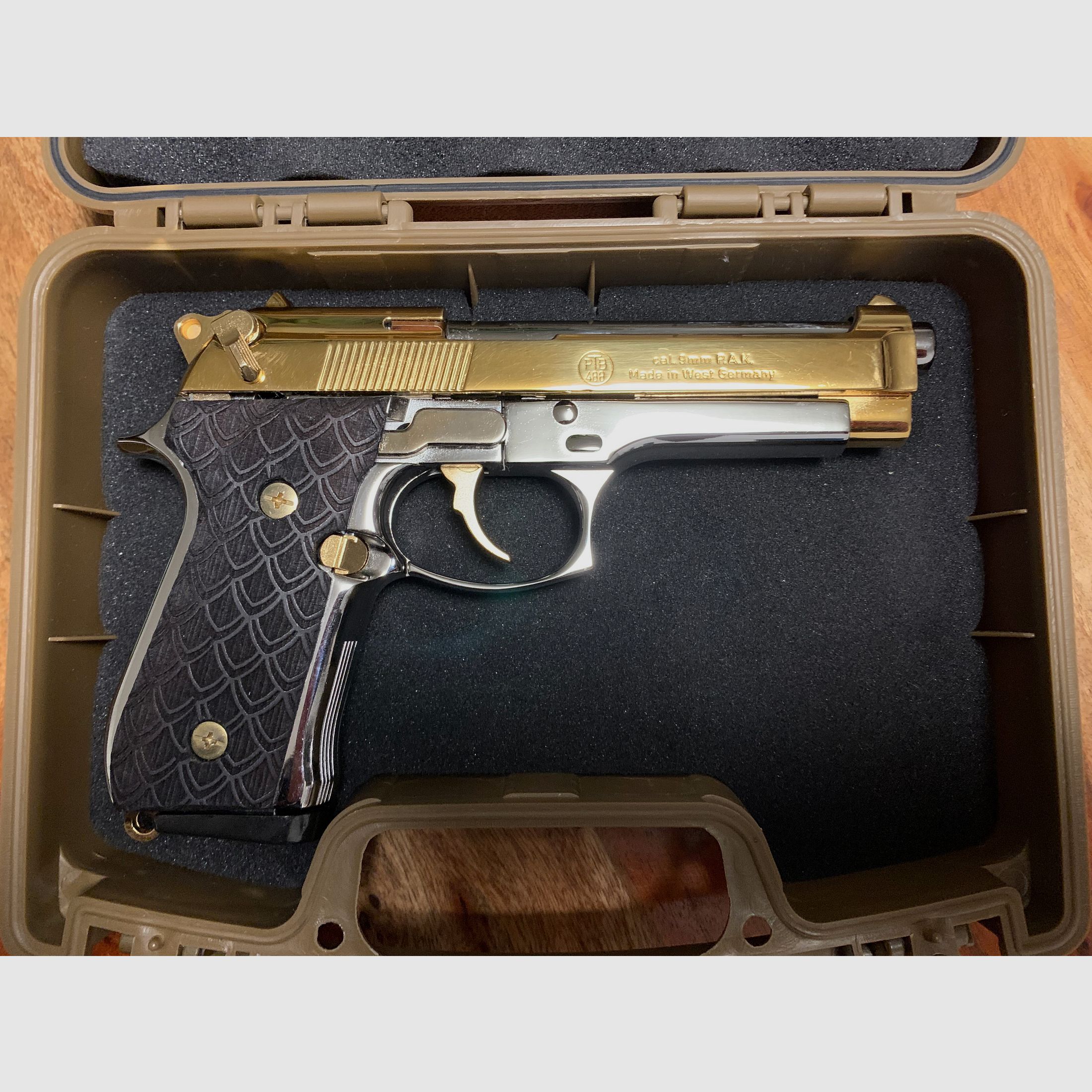 Reck Miami 92F, 9mm P.A.K. 24k gold-plated and chrome-plated