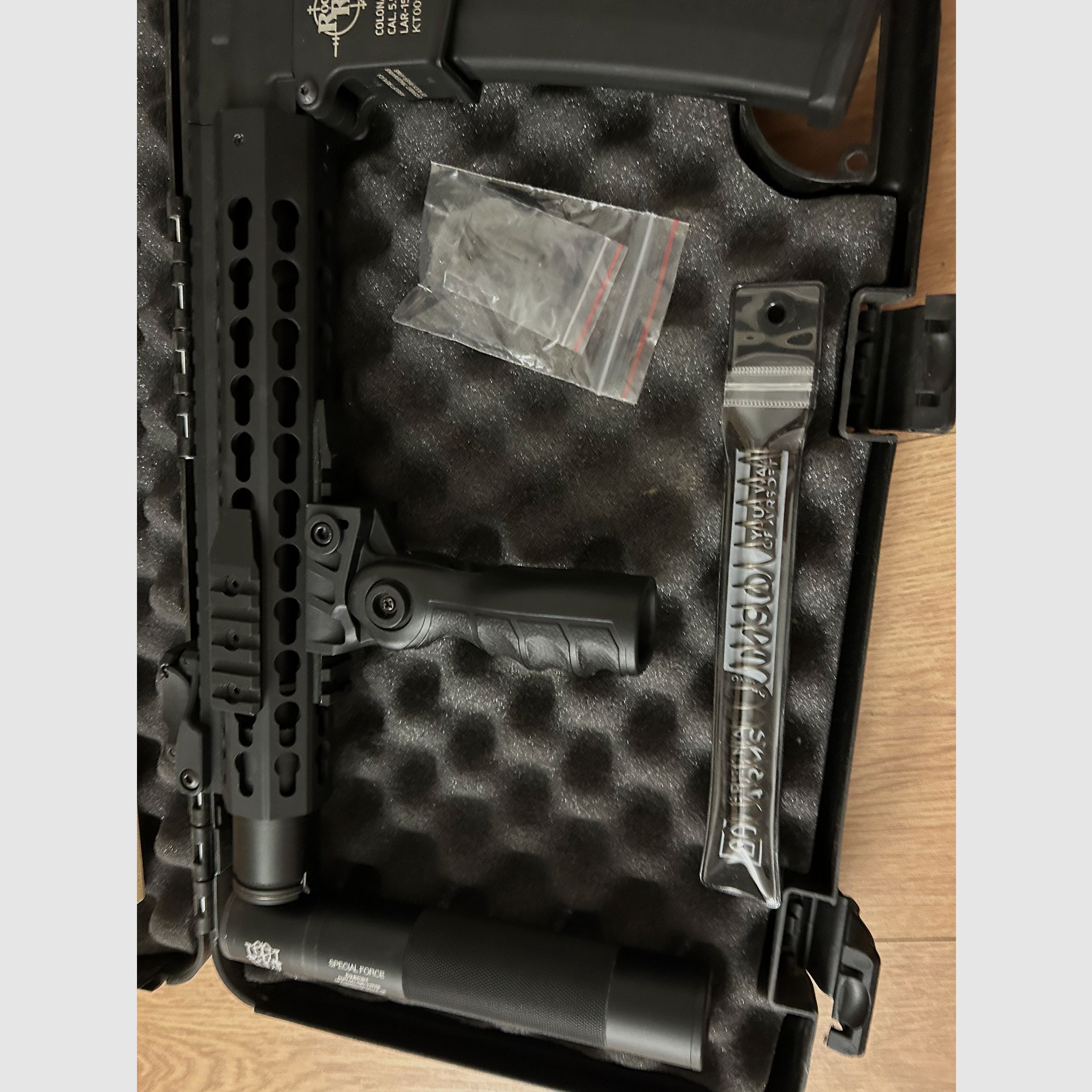 Softair Sturmgewehr mit Pistole und Zubehör