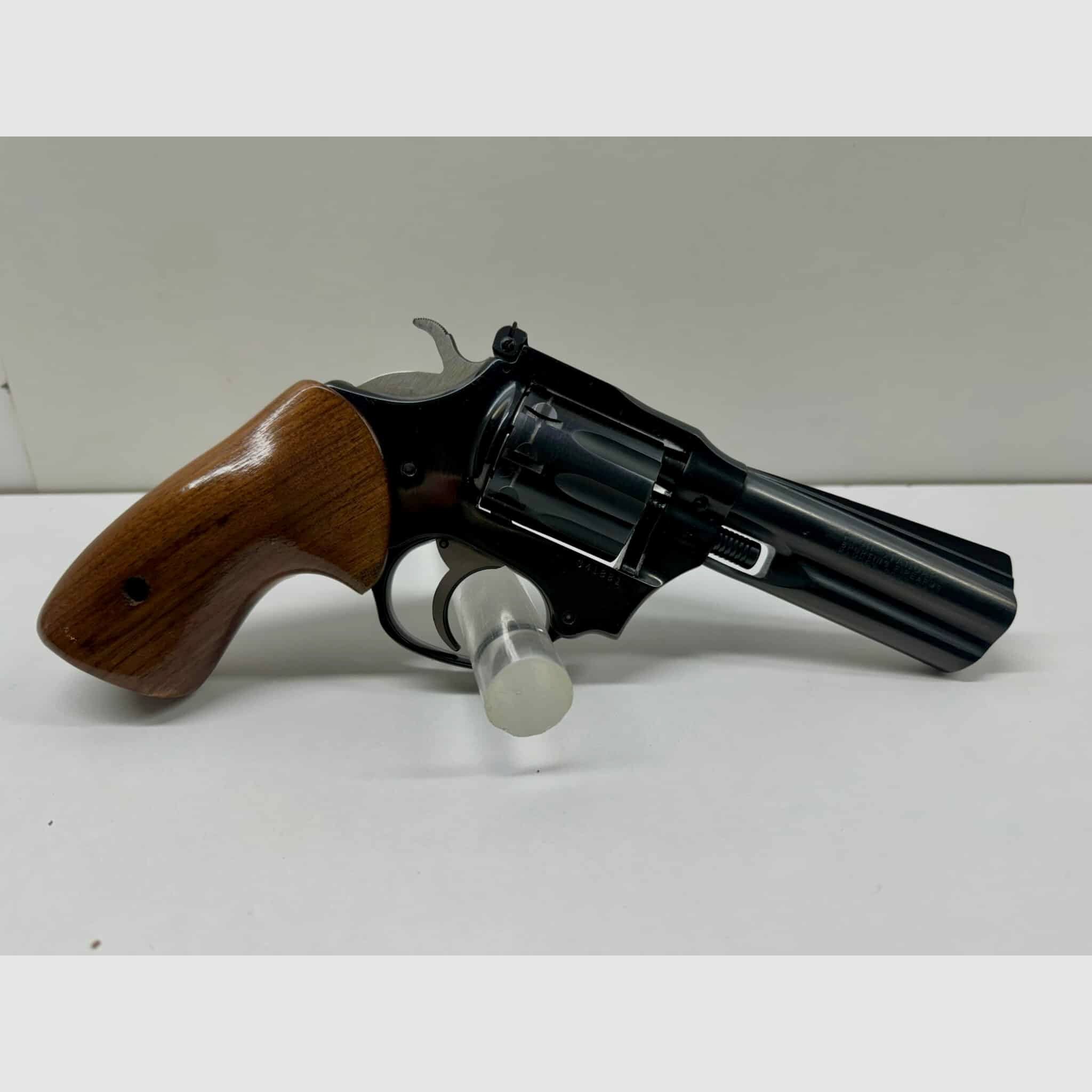 HIGH STANDARD Mod. Sentinel Mark IV .22 Win.Mag.