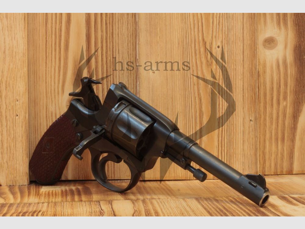 Nagant	 Nagant M1895 Revolver - 7,62 × 38 mm R