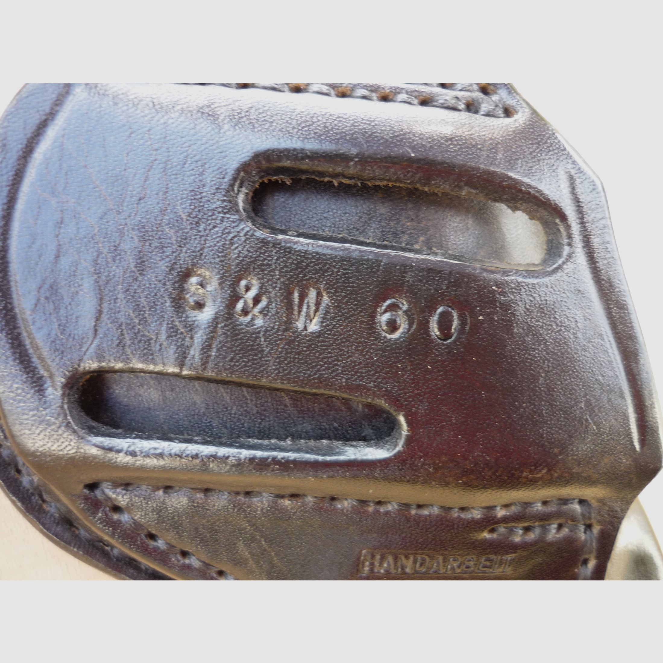 HKDesign Holster  Art. Nr.  002 : kleine Einfachholster mit Sicherheitsriemen   -  für:  diverse Waffen, siehe weitere Fotos u.A. S&W 60 -  für Linkshänder