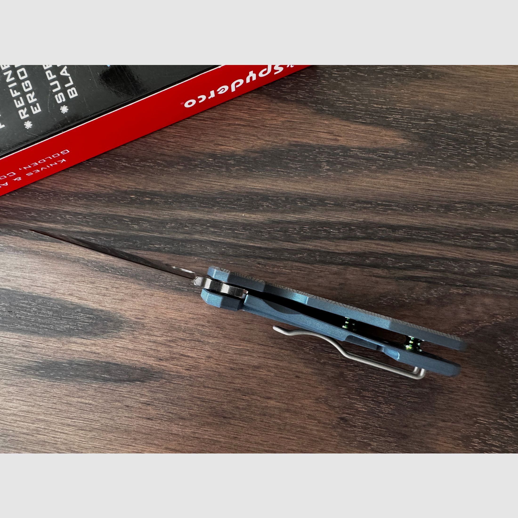 Spyderco Techno 2 EDC Modern Seigaiha Motiv (Exklusiv) Blau