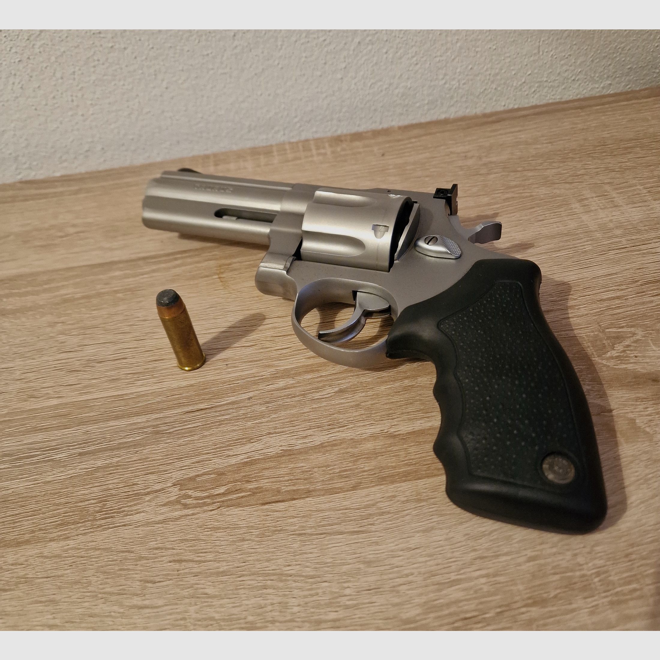 Revolver Taurus Modell 44 