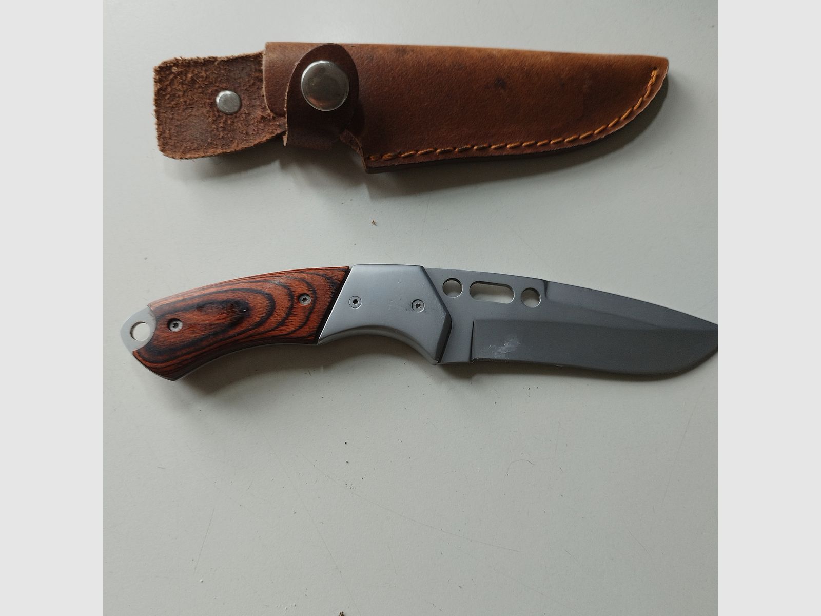 Cuchillo de caza compacto Herbertz AISI 420 con funda de cuero #163710 PVP 89€, imagen 3 de 3