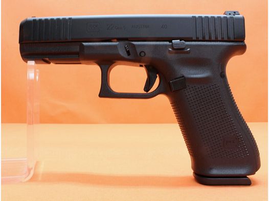 Glock Ha.Pistole .40S&W Glock 22 Gen5 114mm Lauf/ Front Serrations/ Reservemagazin