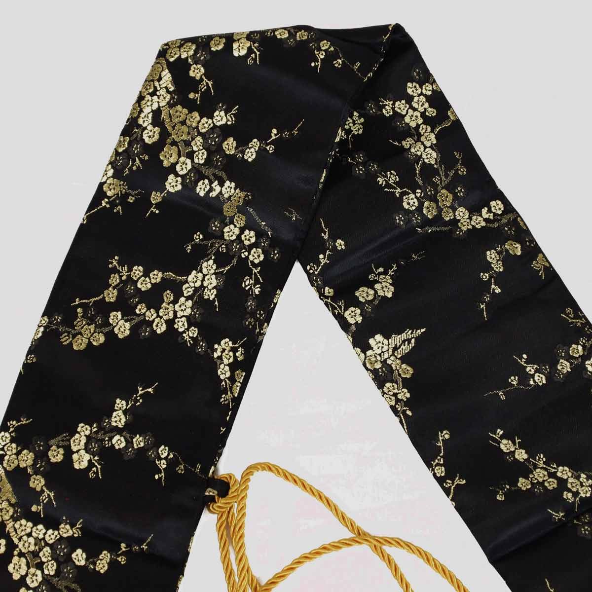 Schwarzer Schwertbeutel mit eingesticktem Muster