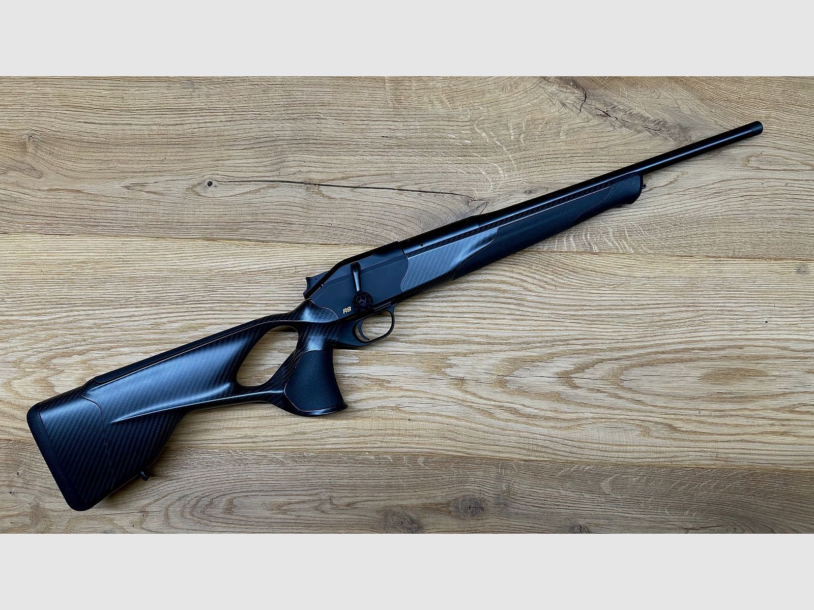 Blaser R8 Ultimate Carbon / Atzl Match-Jagd-Abzug / gekürzter Lauf / M15x1 / Kaliber nach Wahl / AH Kammergriffkugel