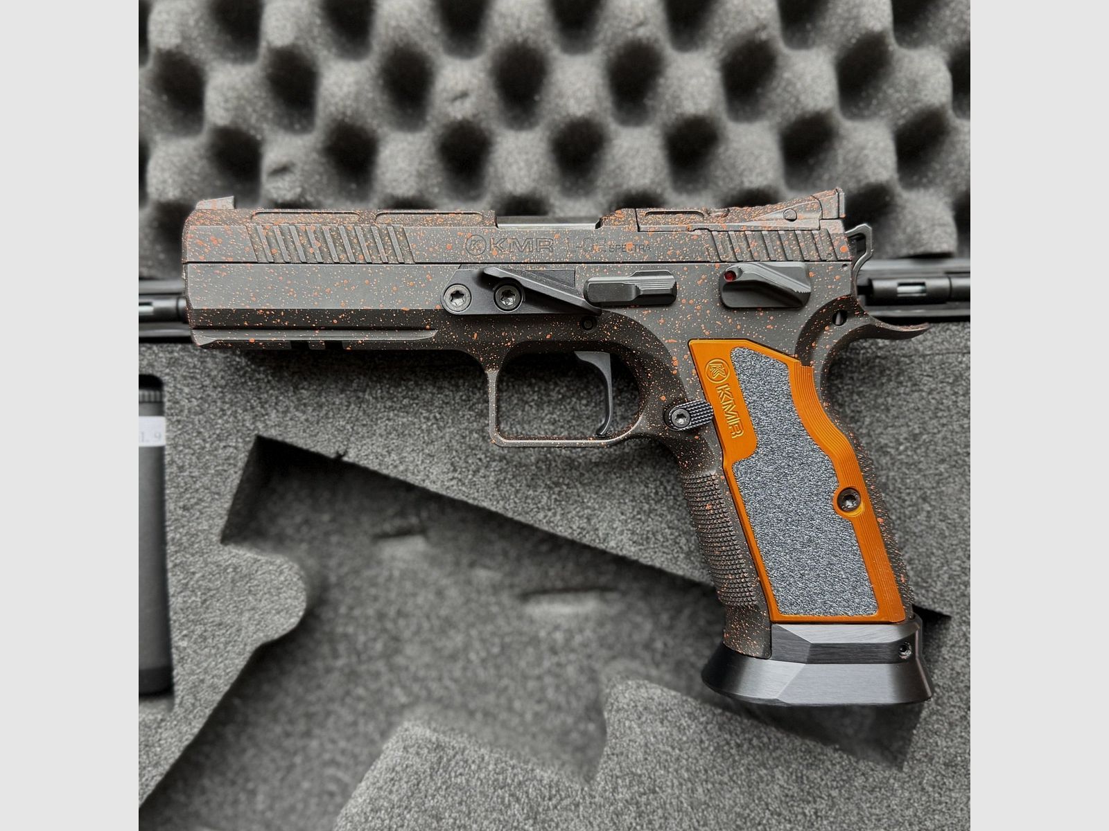 KMR L-02 SPECTRA 9×19 OR SA MAGWELL & THUMBREST NOIR/ORANGE POINTS, image 1 sur 6