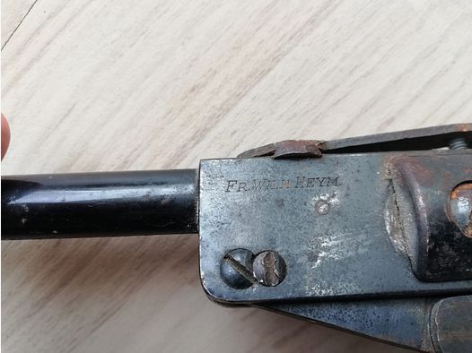 Heym Luftgewehr – wczesna produkcja powojenna (około lat 50-tych XX wieku, seria bliska 101) – rzadki mały nakład