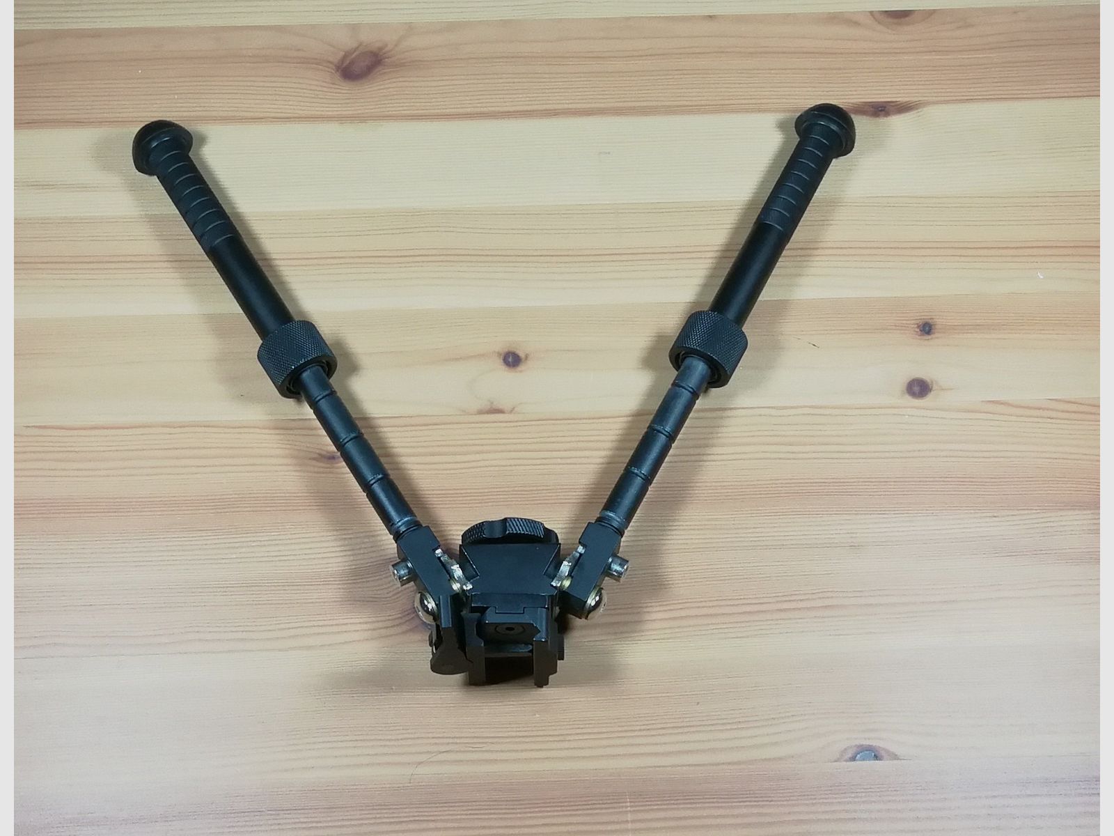 ADDER COBRA SYSTEM 130 LBS + 7 SCHUSS POLYMER MAGAZIN + 7 SCHUSS METALL MAGAZIN + OPTIK 3-10x42 Gr/Ro Bel & BERETTA 4x32 + METALL STANDBEIN