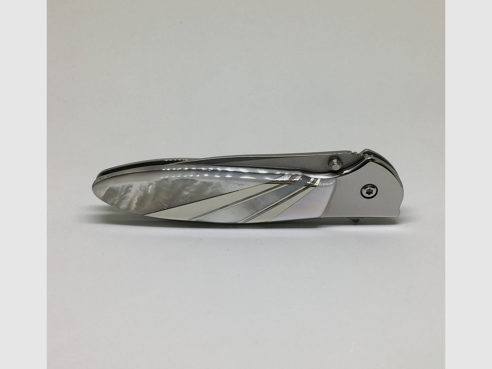 KERSHAW by SANTA FE STONEWORKS – MOTHER OF PEARL, image 1 of 4