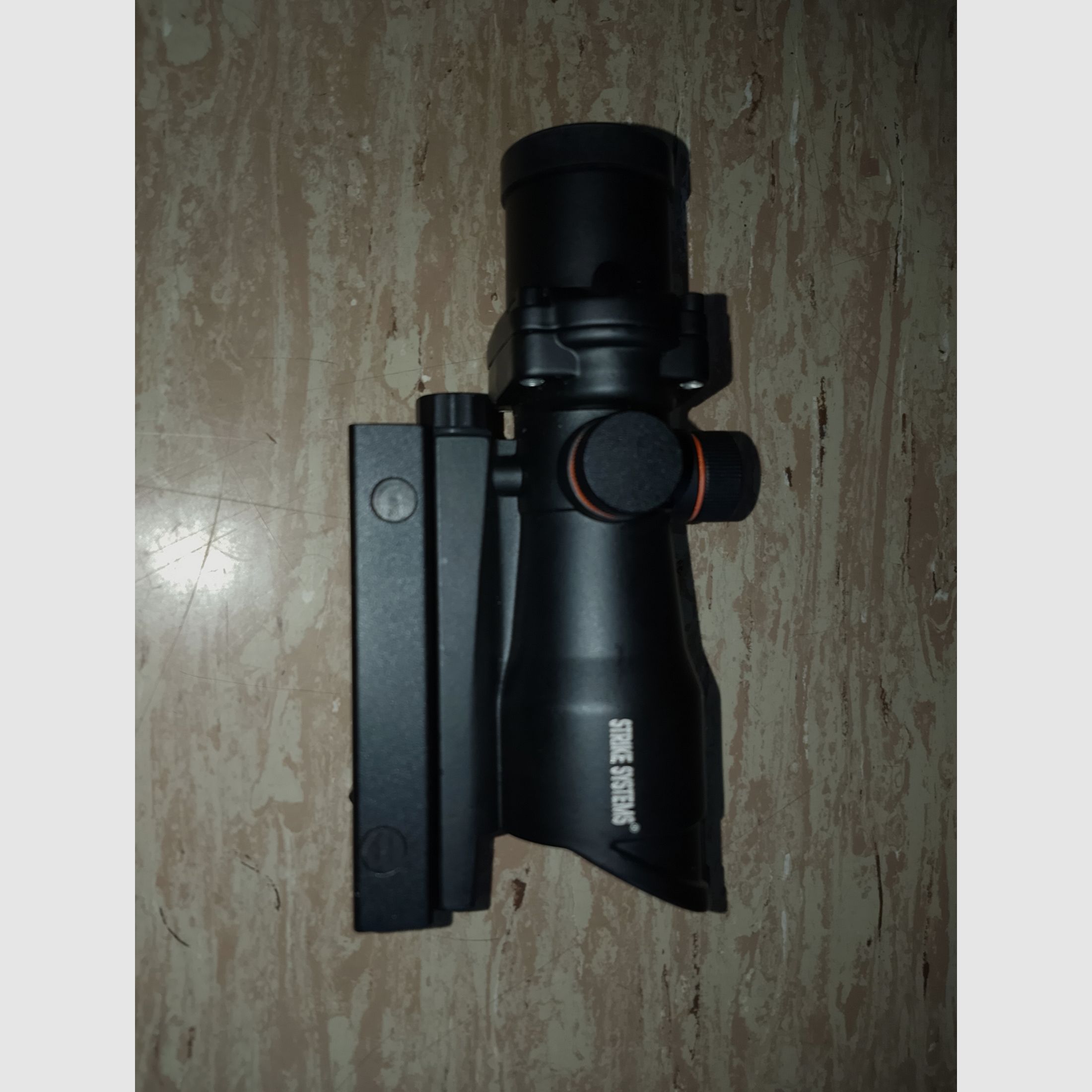 Strike System Scope Zielfernrohr mit Picatinny Befestigung with Mount 