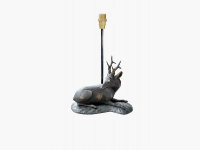 Lampe en bronze avec chevreuil couché – lampe chevreuil chouche