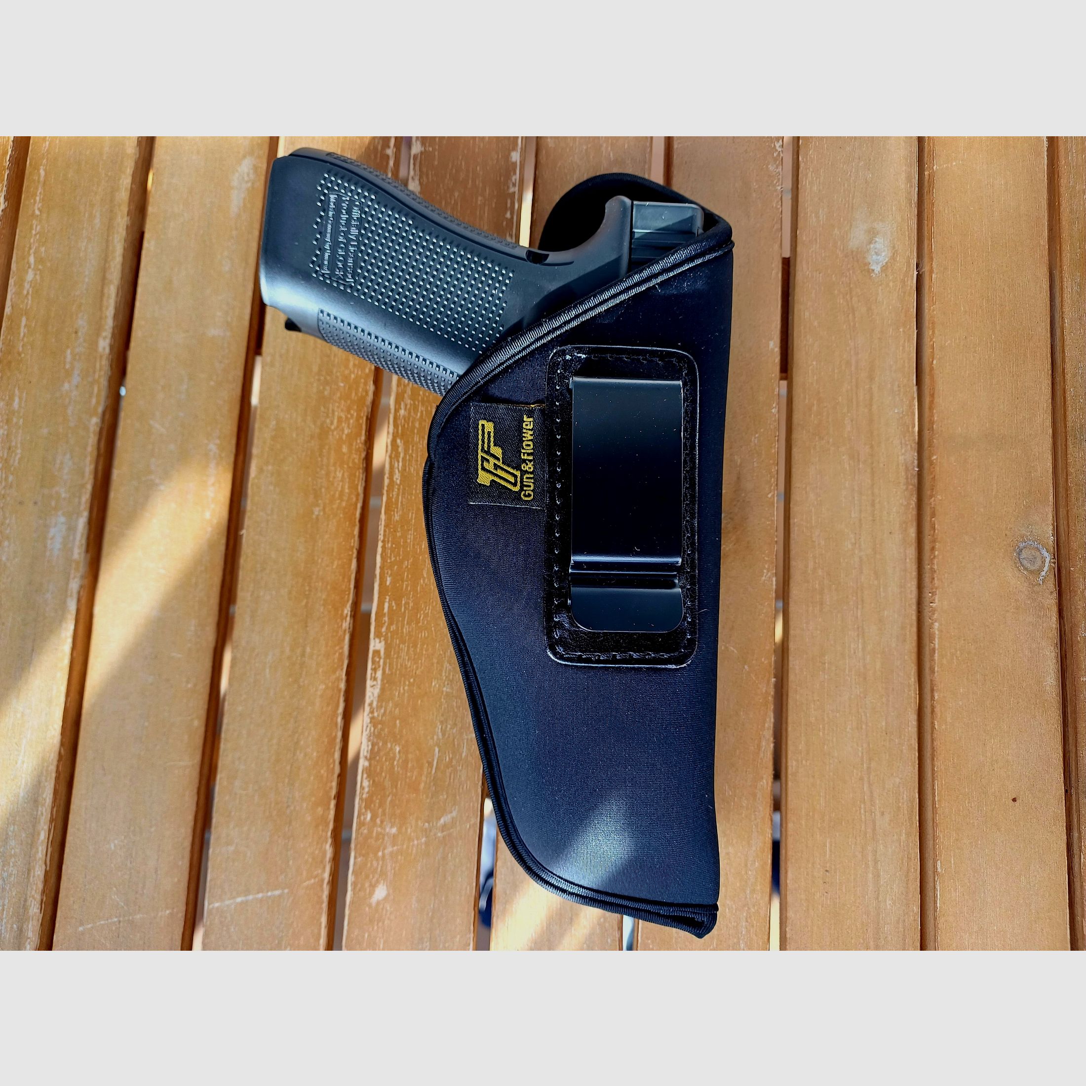 Umarex Glock 17 Gen5 blank-firing pistol 9 mm P.A.K. – like new + 2 magazines, carrying case, holster, speedloader & launch cup, image 8 of 10