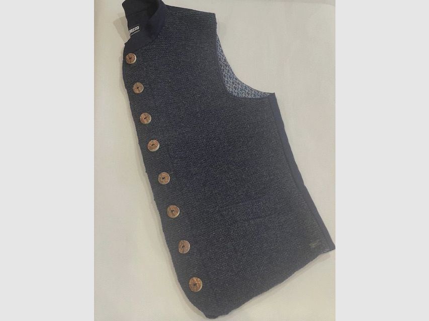 Stuk schapenwollen vest met loden kraag en loden rug voor heren handgebreid in blauw, afbeelding 1 van 3