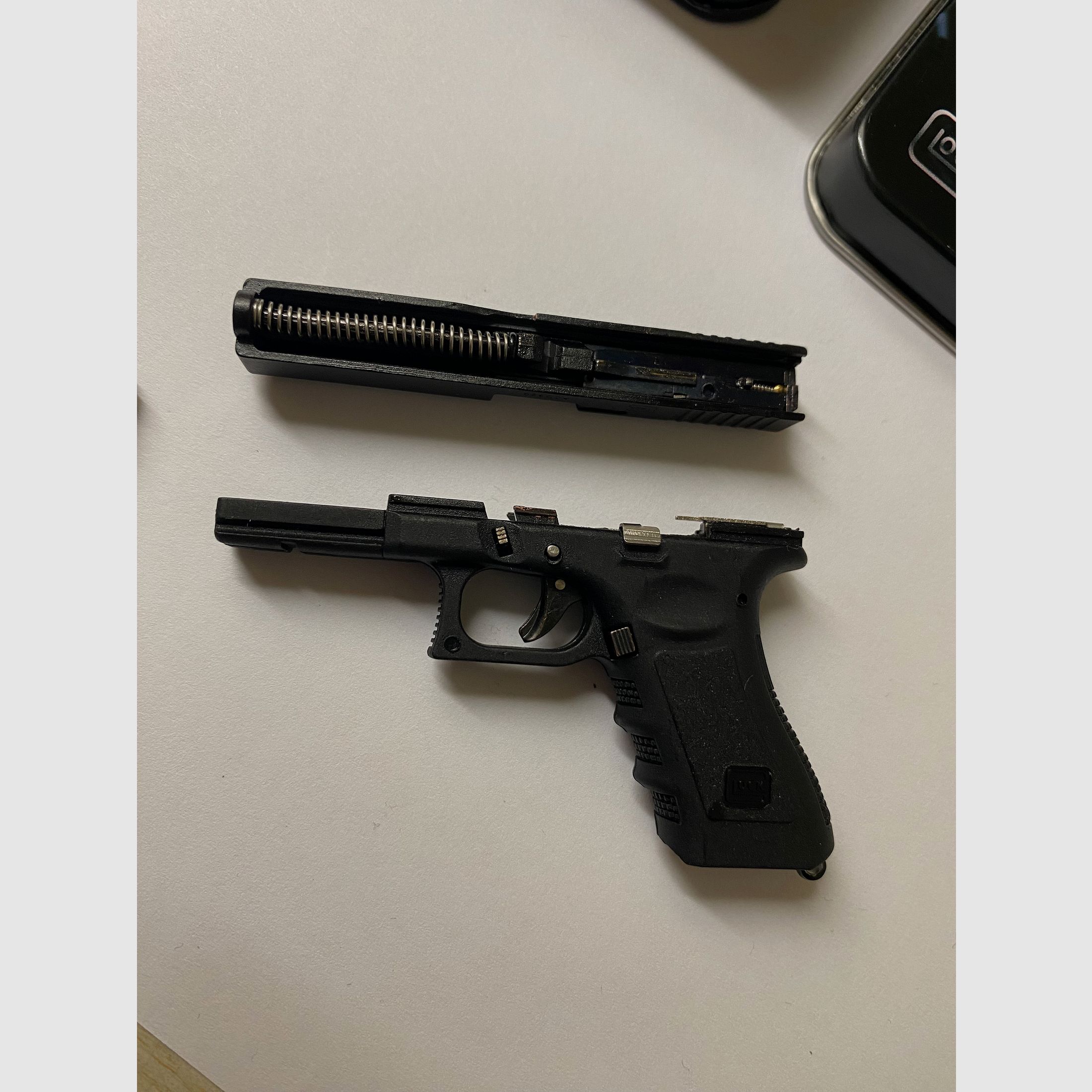 Glock 17 1:3 Mini Schlüsselanhänger mit Box