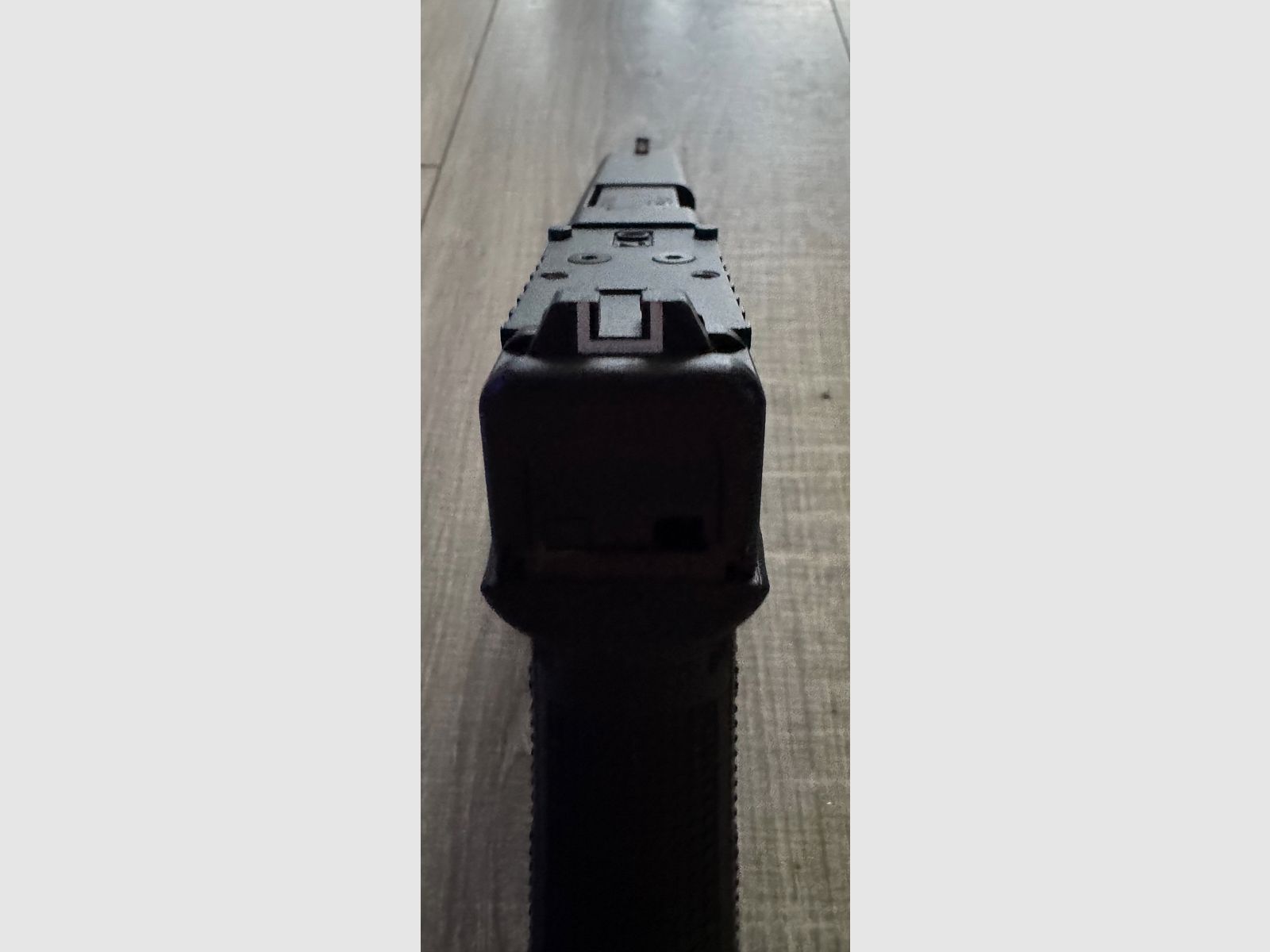 Umarex Glock 19 Gen 5 MOS 4,5 mm CO2 Blowback – Incl. Trijicon/Mini Dot Platte & BBs (VB)