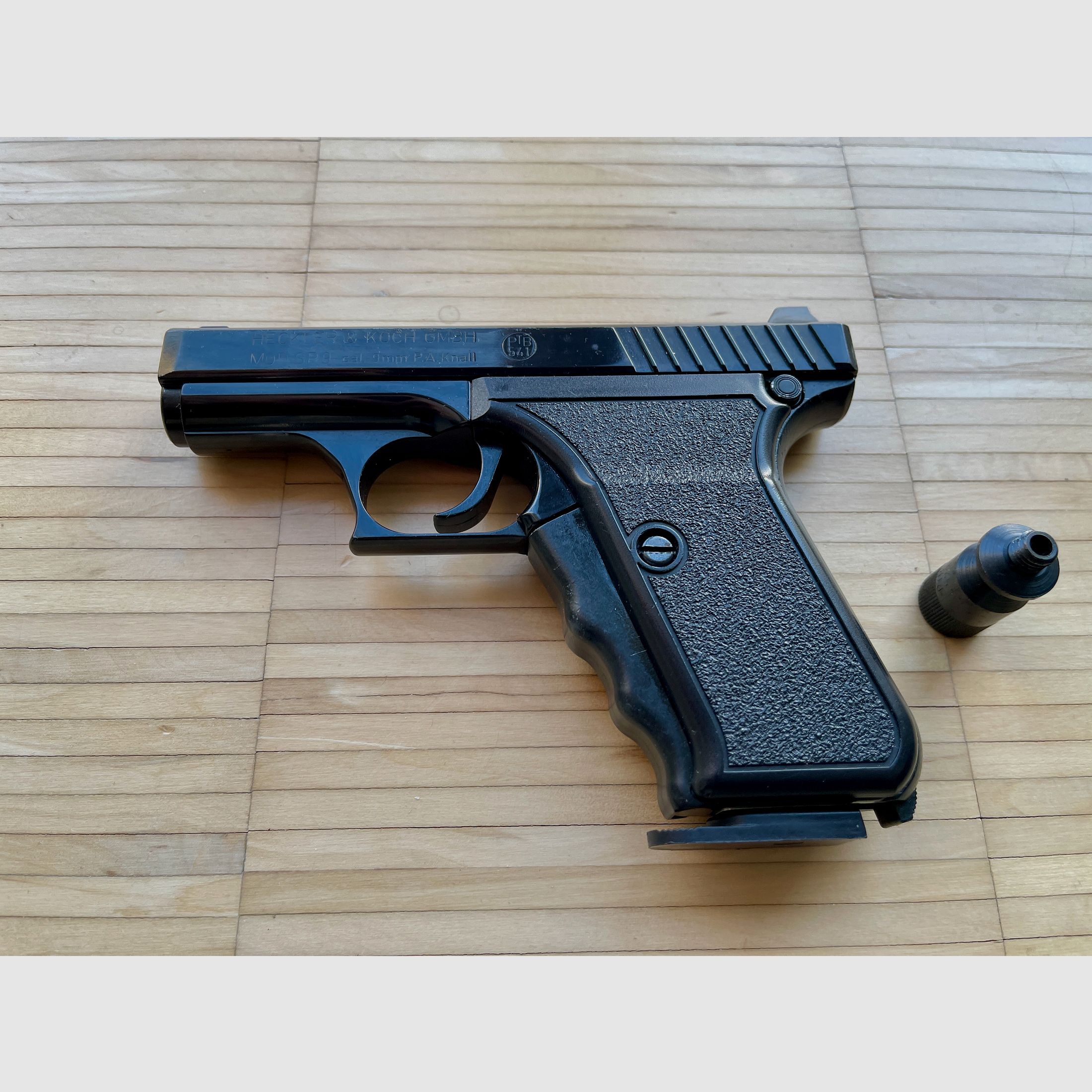 Schreckschussnachbau SP9 der Heckler & Koch PSP / P7