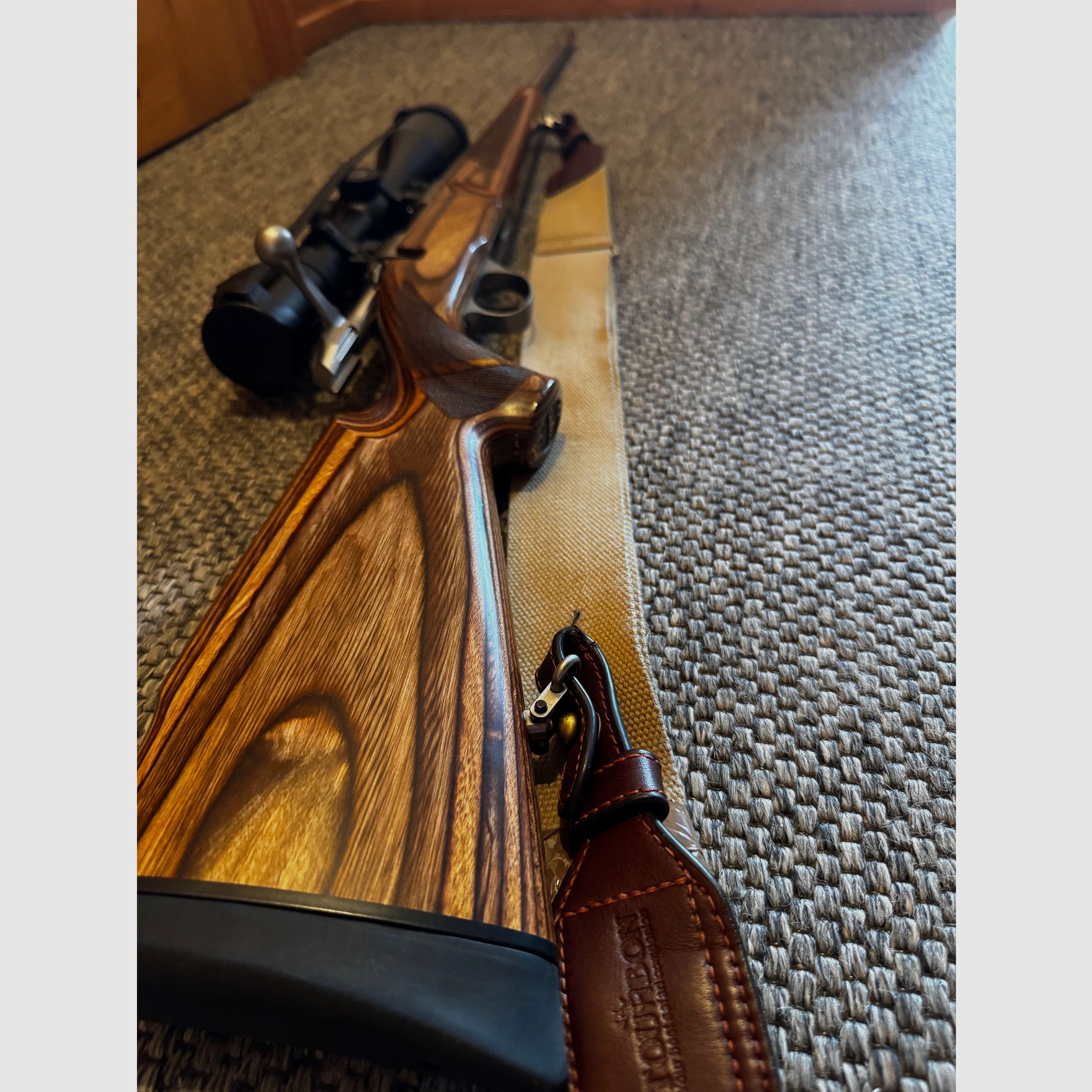 Sako 85 varmint laminated + Zeiss Duralyt  *top*