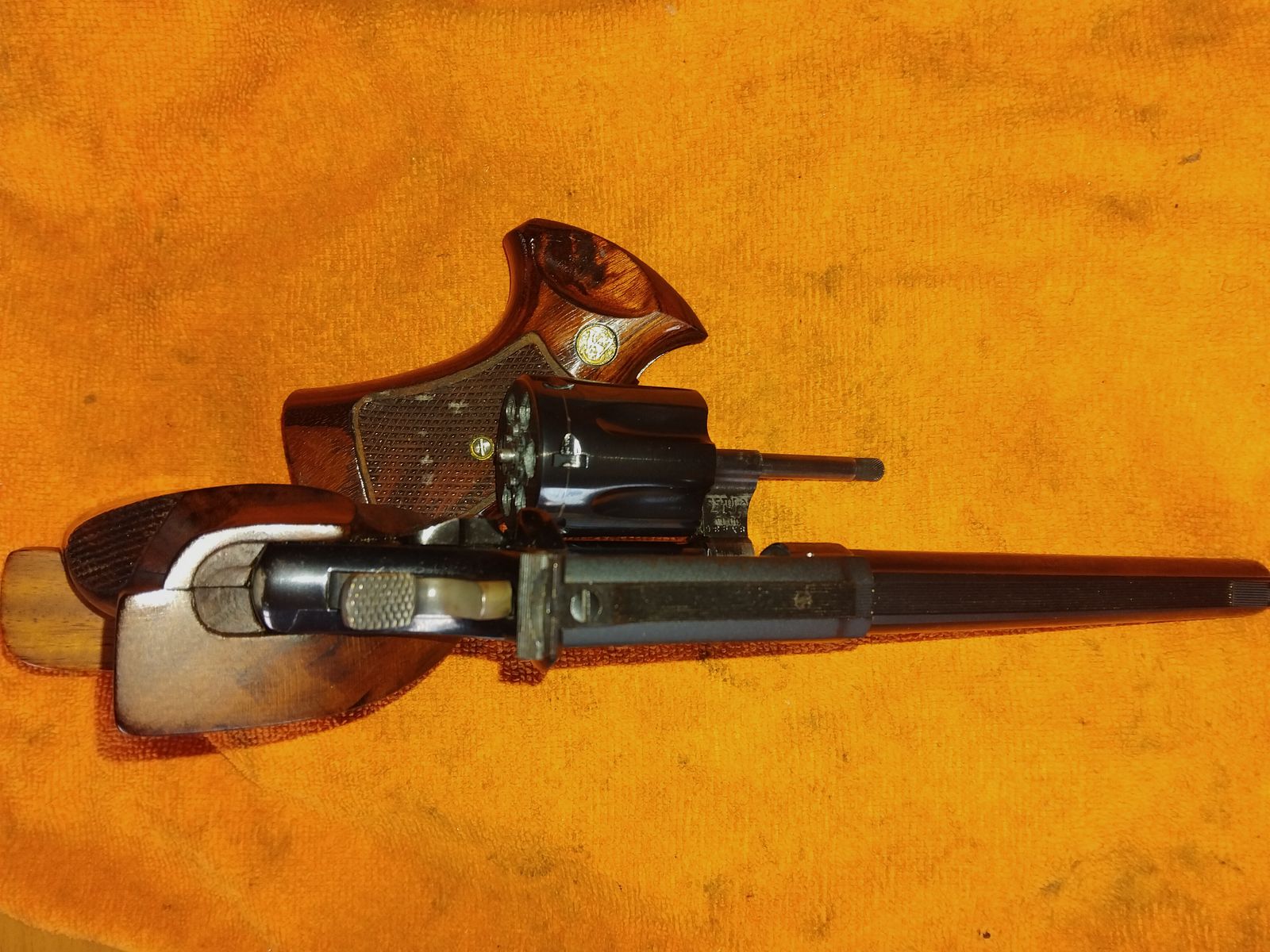 Revolver Smith & Wessen Modell 17 6" mit Sportgriffstück