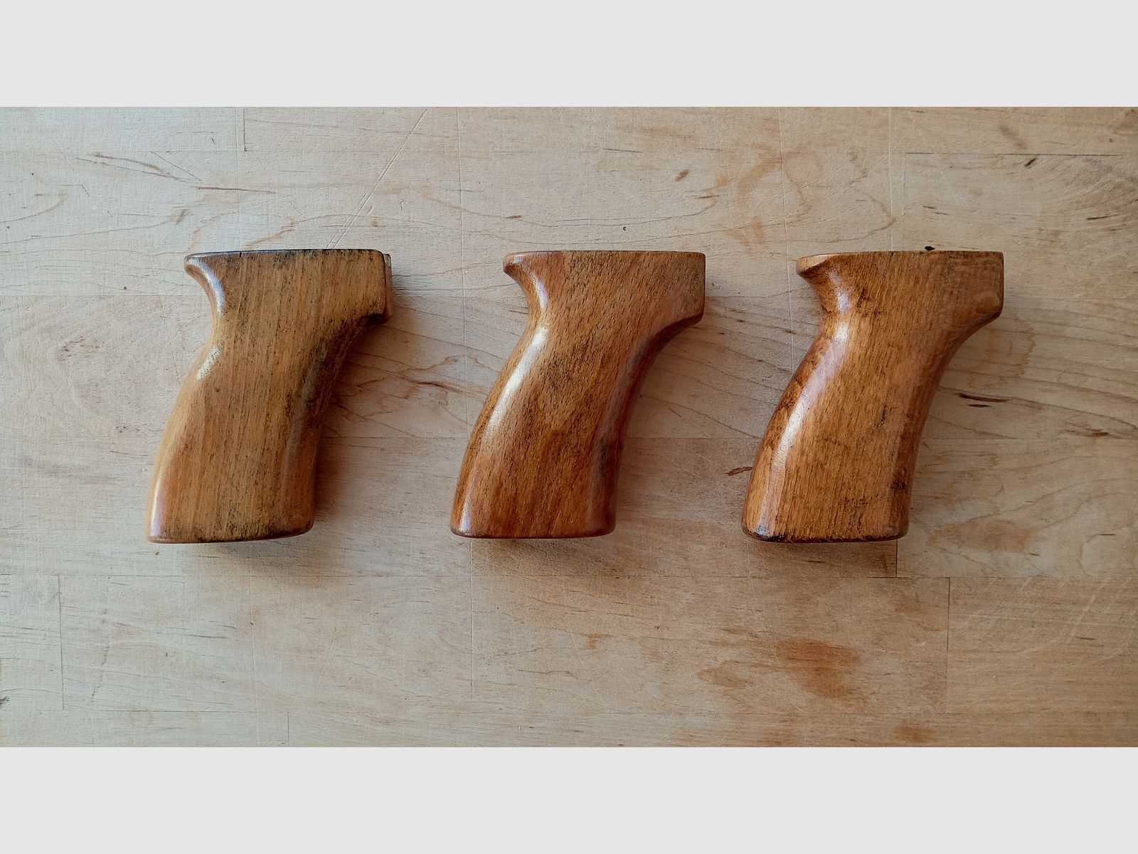 Original frühe Samopal VZ.58 Holz Griffe / Pistolengriffe auch geeignet für CSA Sporter