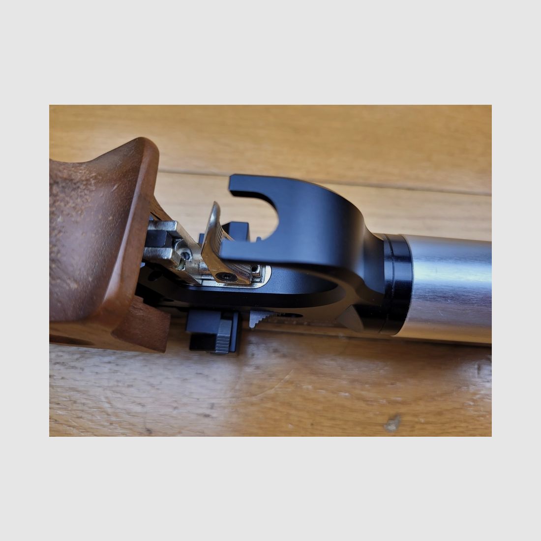 Wettkampfpistole STEYR - Modell LP50 - Kaliber 4,5mm - 5 Schuss - 2 Luftpatronen mit 4 Magazinen TBE, Bild 15 von 24