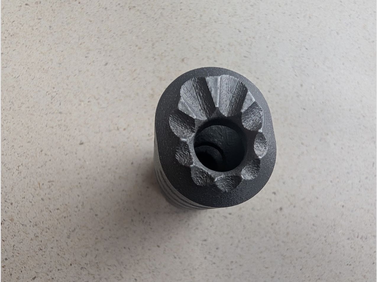 9mm kompensator z tytanu dla Hera PCC bez widocznych oznak