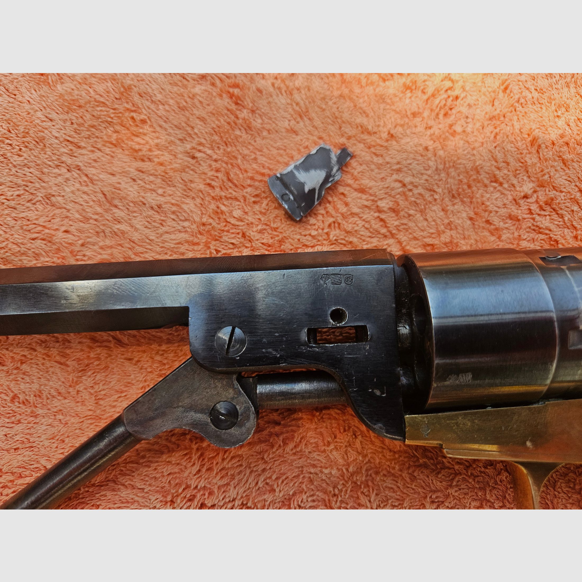 Neumann-Umbau auf 9 mm Schreckschuss Colt 1851 Navy