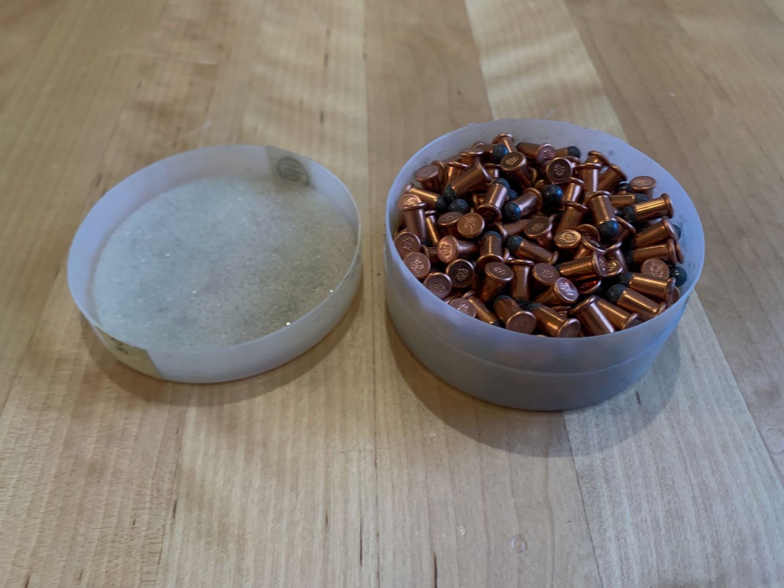 Hirtenberger 4mm długi zapalnik boczny z kulką nr 7 (4,3mm)