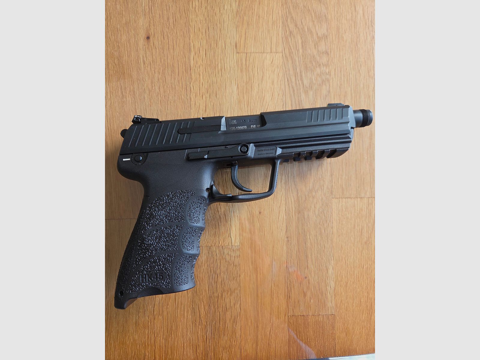 Pistolet HK Tactical, V 1. O. A., cal 45 ACP 