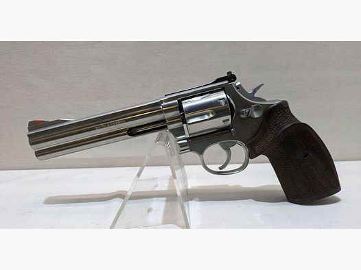 Smith & Wesson	 686