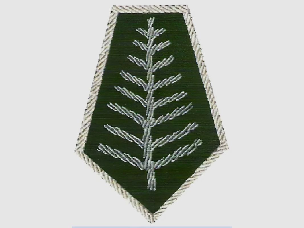 Silver Bistana hunting uniform insignia