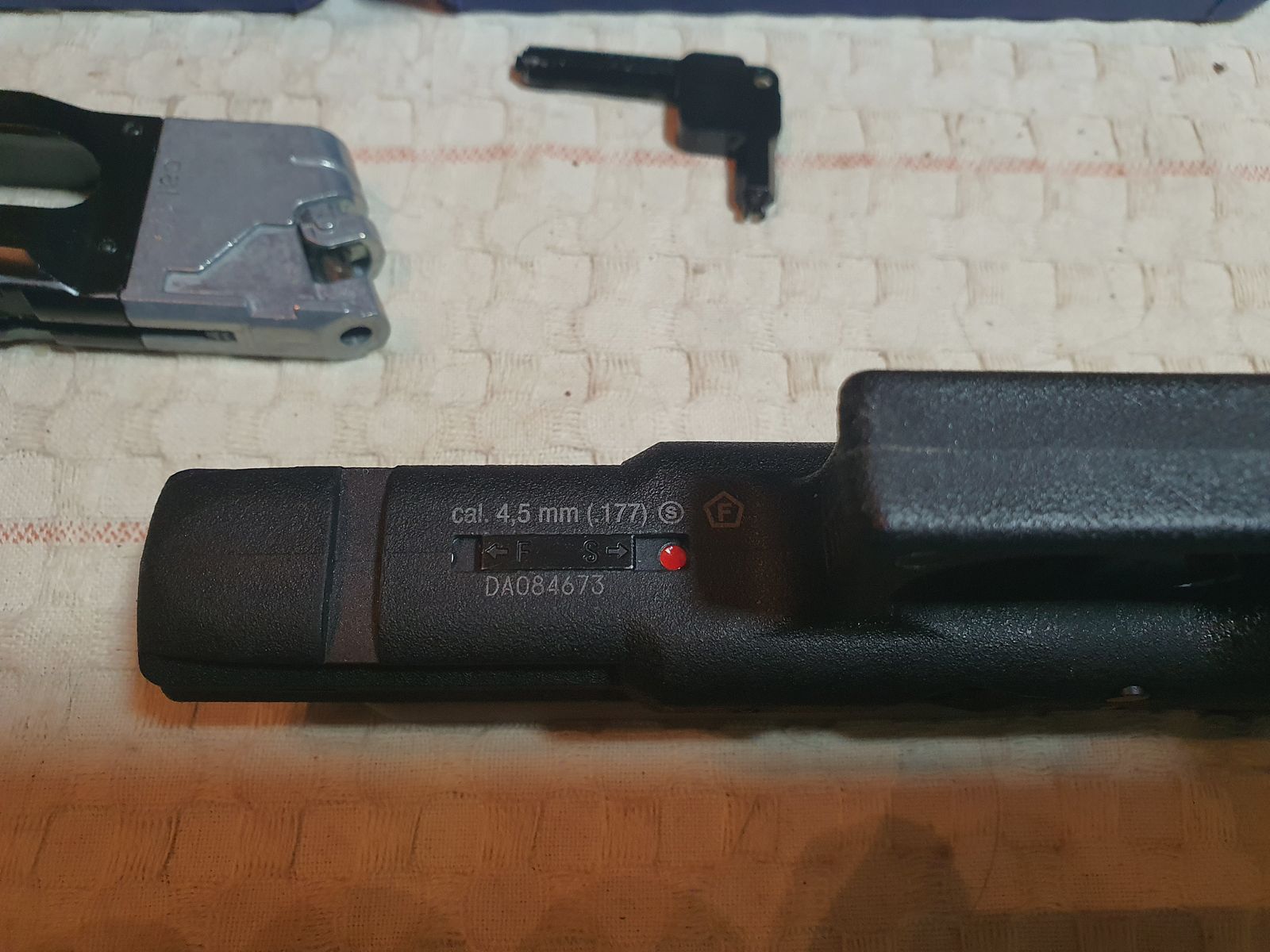 Glock 17 4.5mm Blowback BB CO2