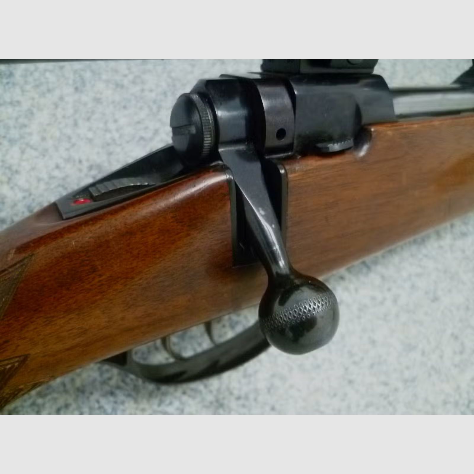 Anschütz repeating rifle caliber .243 Win with SD thread and thread adapter to M15 including scope