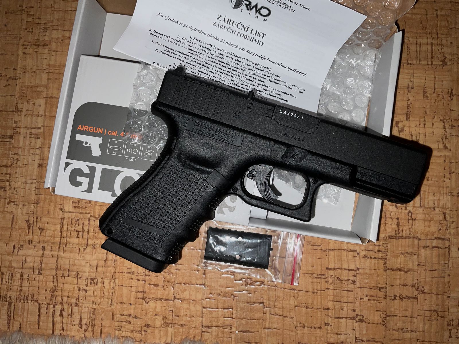 Glock 19 CO2 4,5 mm BBs NUOVO