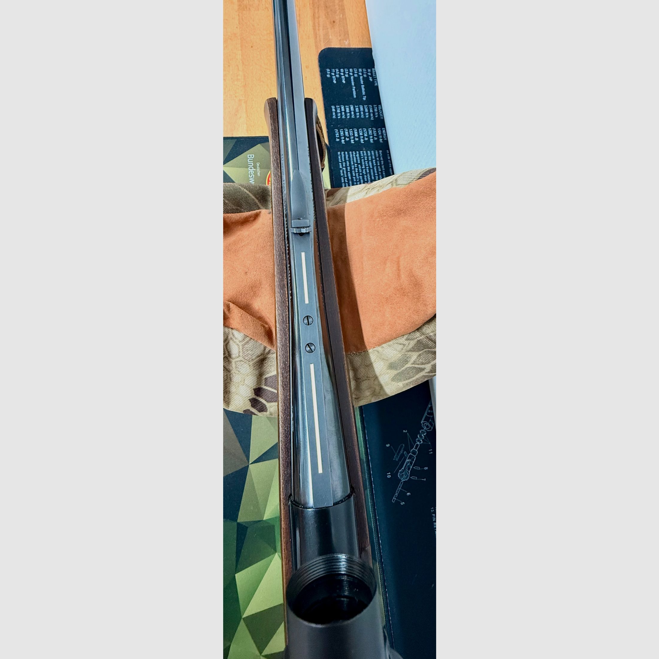 Browning Acera straight-pull repeater 30-06 incl. Luger 1-4x26 stalking scope & sling, afbeelding 5 van 11