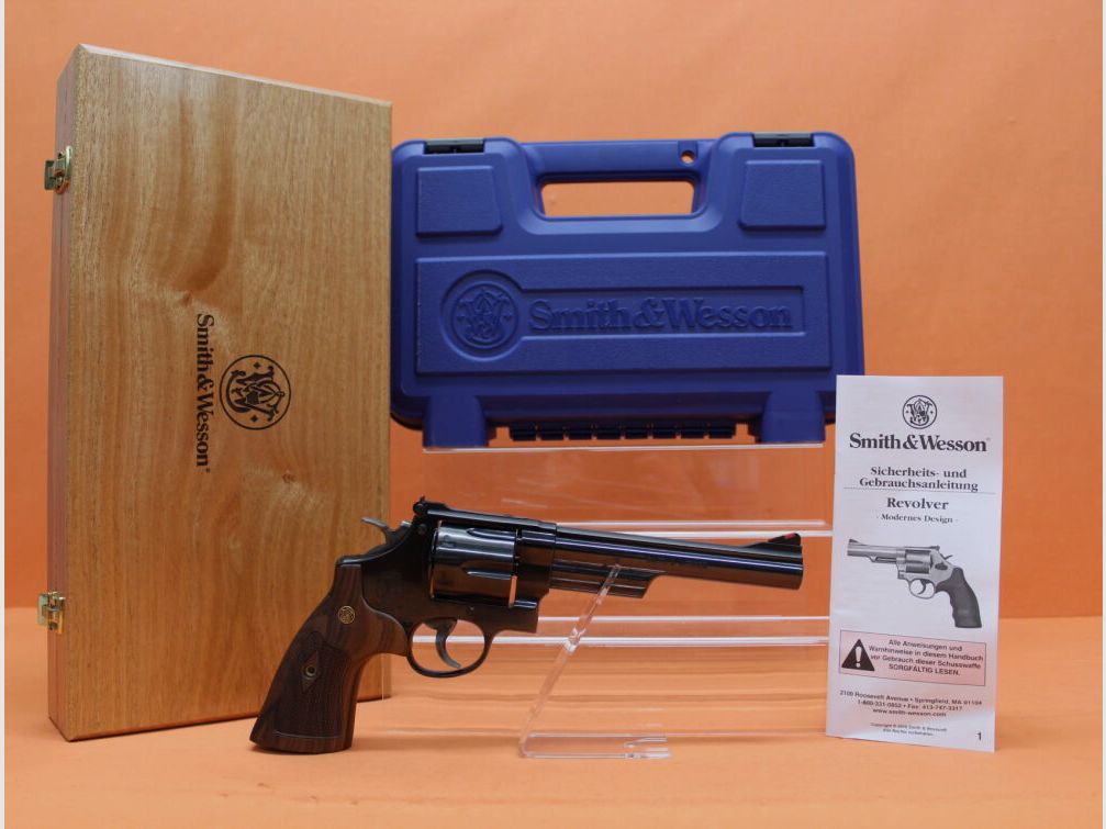 Smith & Wesson Revolver .44RemMagnum Smith&Wesson/ S&W 29-10 brüniert, 6,5" Lauf/ Mikrometervisier/ Holzgriffschalen