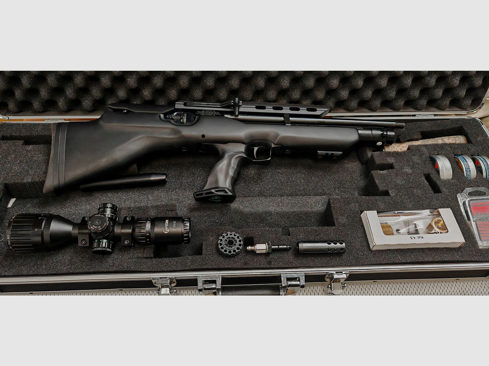 Weihrauch HW 100 Bullpub 4,5 m/m-7,5 J, con mucho accesorio, con maletín, como nuevo