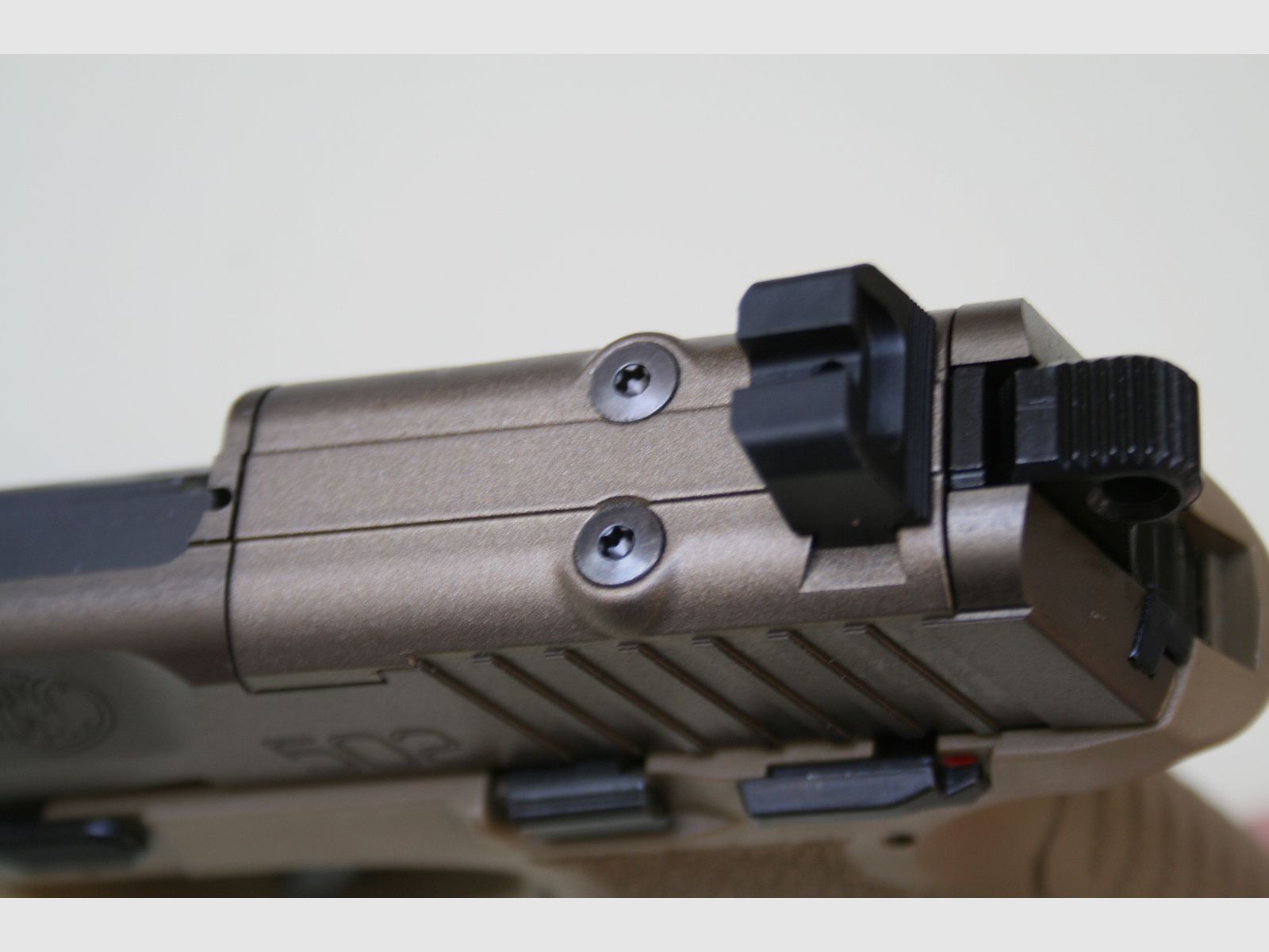 Pistole Browning FN 502 Tactical Kaliber .22lr – FDE, Bild 5 von 8