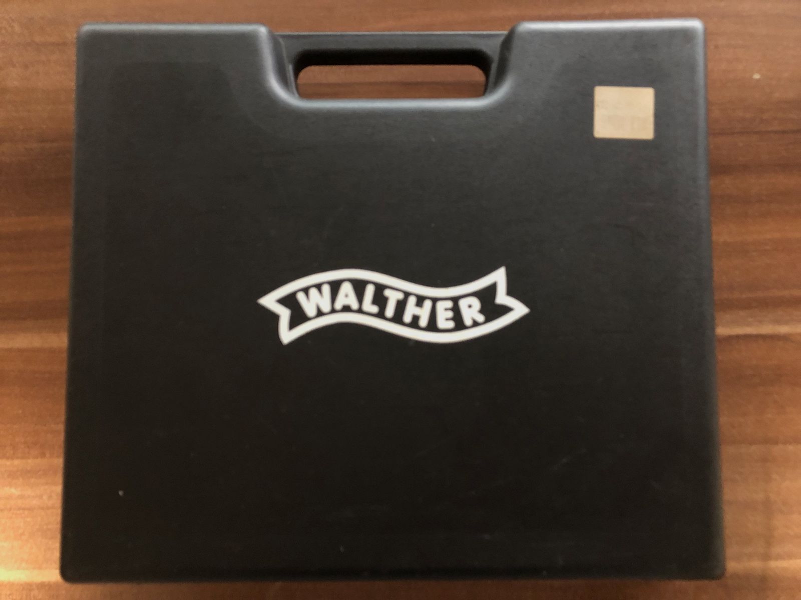 Walther CO2 CP99 pistool als onderdelenhouder